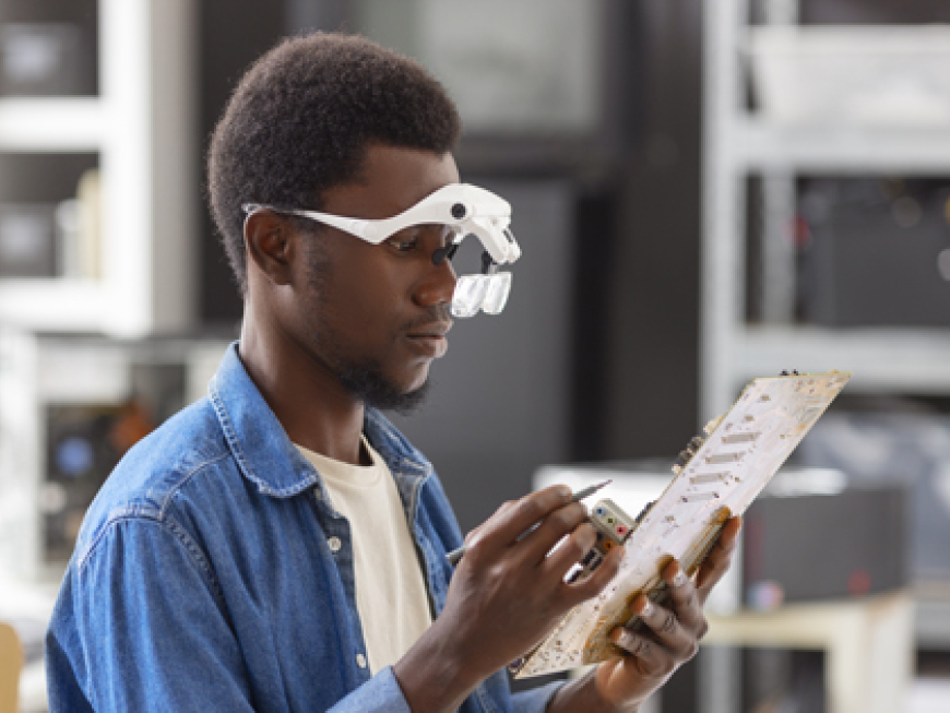 The Smart Way to Shop: How AI Gadgets Are Changing Life in Cameroon